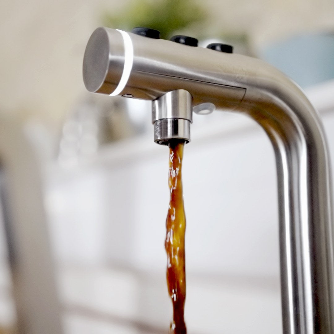 POUR'D pouring cold coffee in a cafe